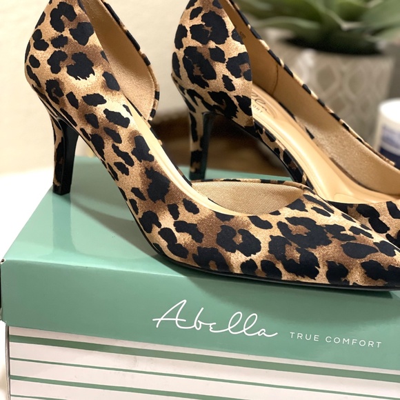 ABELLA Leopard Satine 2 Pump - Picture 2 of 6